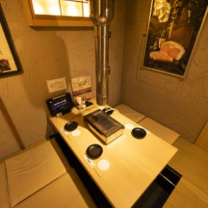 We recommend relaxing in a sunken kotatsu table after work ♪ #Shinsaibashi #Namba #Namba #Yakiniku #Sushi #MeatSushi #Steak #Wine #AllYouCanDrink #Wagyu #A5 #HotPot #Izakaya #PrivateRoom #Birthday #Anniversary #Date #Surprise #Banquet #PrivateParty #Luxury