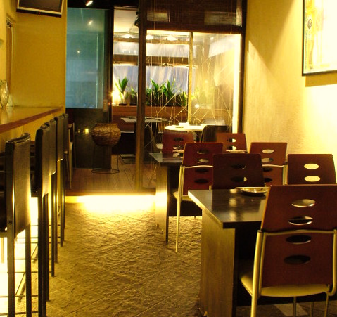 西麻布・六本木エリアのおしゃれな鉄板焼き屋。知る人ぞ知る隠れた名店です。コースもご用意しているので、少人数～団体様にもご利用いただけます。人気の個室もご用意しております。