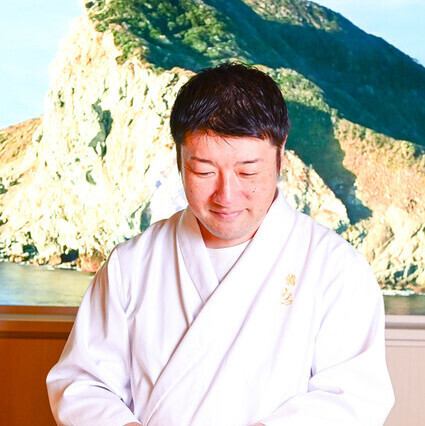 確かな腕、名店で修業を積んだ鮨職人。