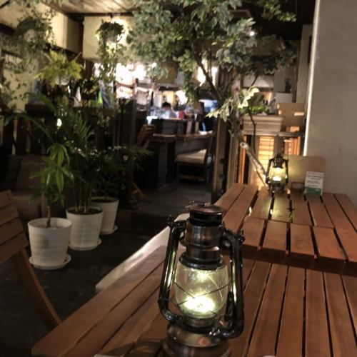 桌子最多可容纳 6 人