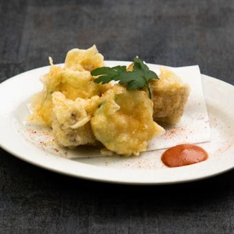 燻製カマンベールとズッキーニのフリット