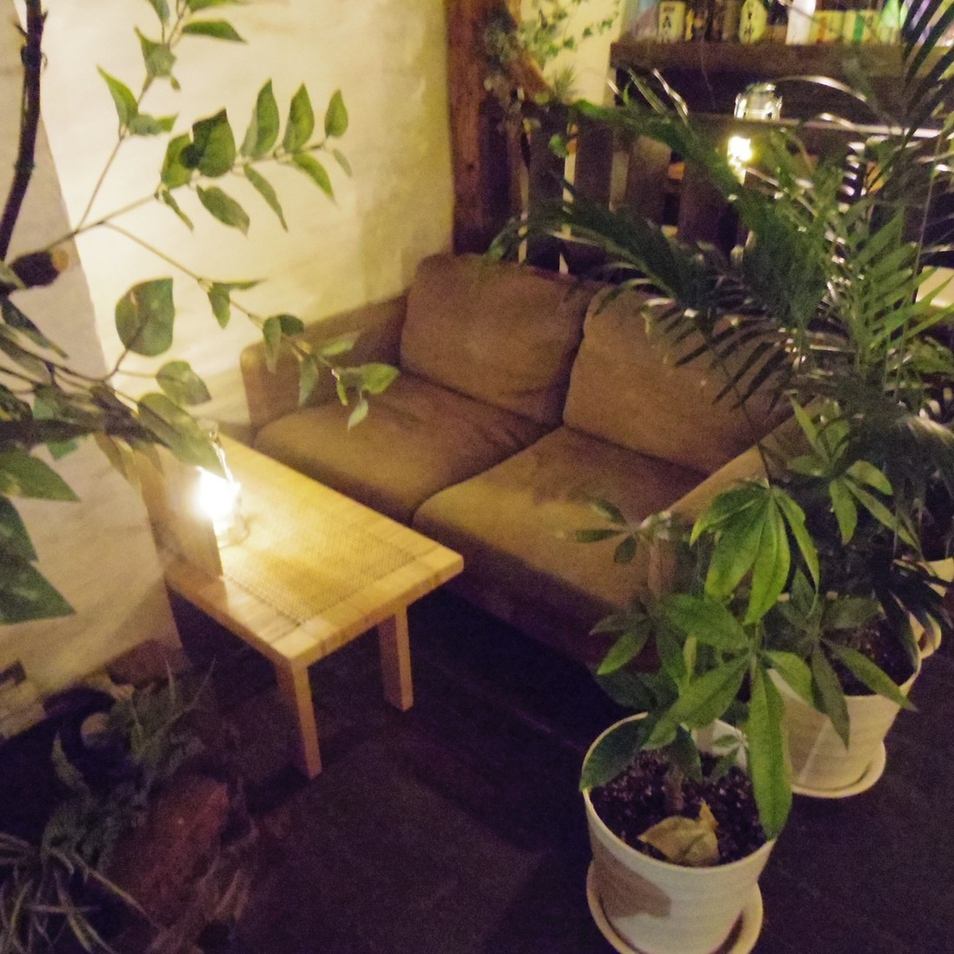 デートにおすすめな2名のソファー席がございます♪