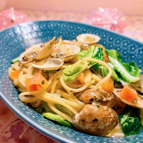 アサリと春キャベツのボンゴレビアンコ