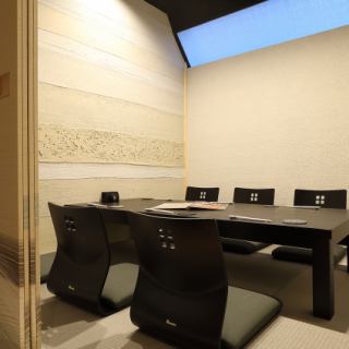 完全個室の座席2つ（1名～6名）　繋げると14名の個室になります。