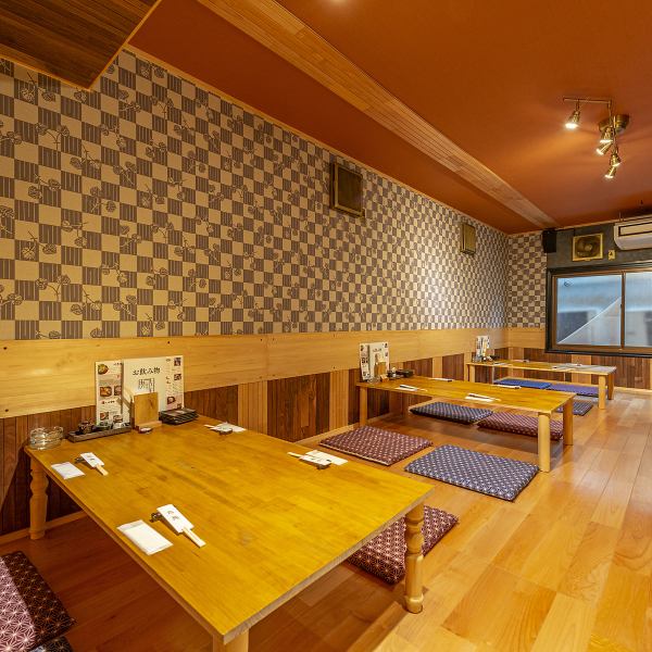 <2nd floor tatami room for 4 people x 3 tables> A maximum of 12 people can be accommodated in 3 tables! Take off your shoes and relax in the spacious space.We also have a wide variety of courses with all-you-can-drink, so please make a reservation according to your request.Please feel free to contact us about your budget and number of people.