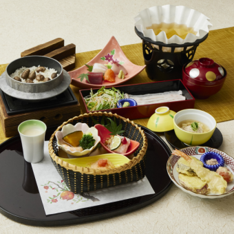 ★（9月1日起）【季節特製懷石料理】豬肉涮涮鍋小火鍋「萩」4,000日圓（含稅、服務費）