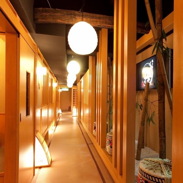 Please have a banquet in a spacious space! The store is a calm Japanese space with a full tatami mat.There is a safe private room space at the company banquet, and I think that you can use it in various scenes.Relax in the quiet adult retreat.