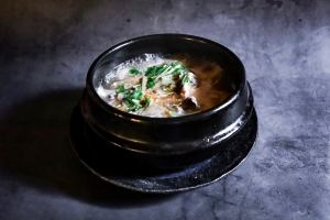 深み。牛骨肉吸い