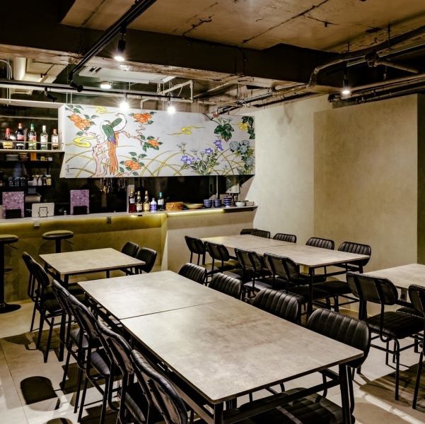 「洗練された空間で、夜のご褒美を。」〈深夜食堂 女子大 やまぐち〉は、シンプルながらスタイリッシュな内装で、リラックスしたひとときを演出。お好きなドリンクとともに、こだわりの料理を深夜まで楽しめる名古屋栄の人気店です。
