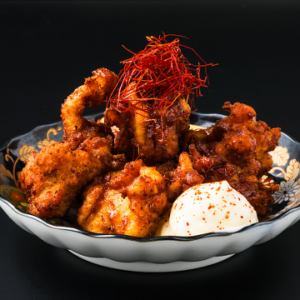 젊은 닭의 맛을 끓인다.