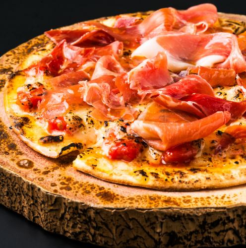 スペイン産生ハムのピザ