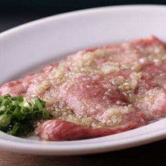 各地より放牧牛と近江牛ホルモンの焼肉