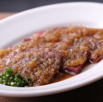 近江牛の様々な部位の焼肉
