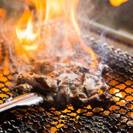 3 hours all-you-can-drink "Standard Charcoal Grill Course" 8 dishes including charcoal grilled local chicken, fresh fish and standard shrimp dishes, etc. 4380 yen ⇒ 3500 yen