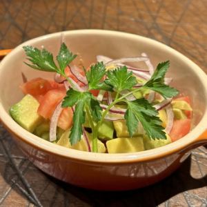 tomato and avocado salsa salad