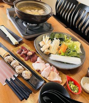 【宴会鍋コース+プレミアム飲み放題】お鍋にお刺身盛や旬のおすすめもついて6980円(税込)