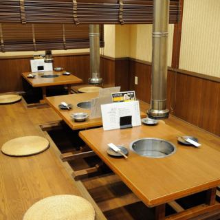 4名様用の掘りごたつ完備★