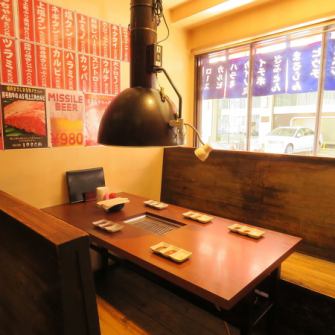 Great for business entertainment, company banquets, and all kinds of gatherings.This yakiniku izakaya is conveniently located within walking distance from Honmachi Station and Awaza Station.