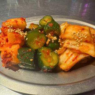 キムチ盛り合わせ