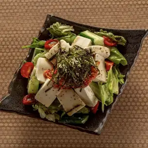 豆腐とキムチの韓流サラダ