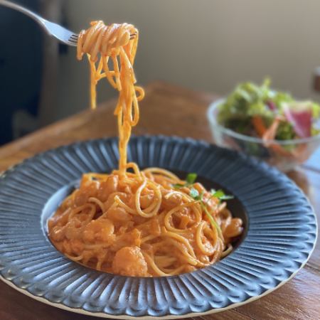 Small shrimp tomato cream pasta