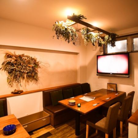 Another private room seat is for 6 people, and a monitor is also available ♪