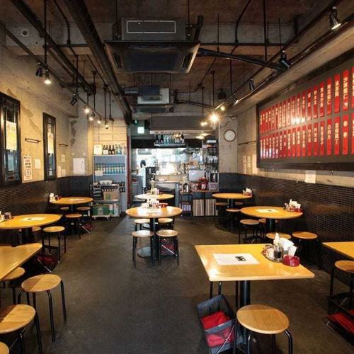 平日のみ承っております貸切プランは、最大50名様までご利用可能です♪中華モダンな内装がおしゃれな店内を、贅沢に独占してご宴会を楽しめます。広々とした空間で、自慢の火鍋を囲みながら一体感のあるパーティーを演出してみてはいかがでしょうか。大人数での打ち上げやイベントをお考えの幹事様、必見です。