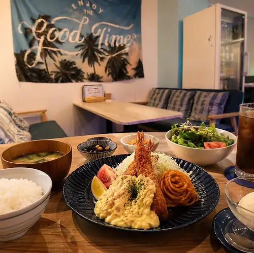 海辺を味わう、少し贅沢なランチ。