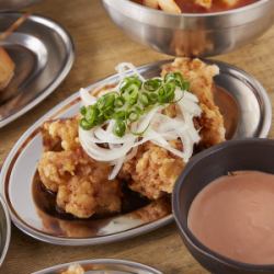 Fried chicken with green onion ponzu sauce