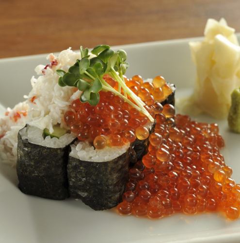 [Crab] Crab and salmon roe sushi