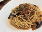 Eggplant and minced meat bolognese