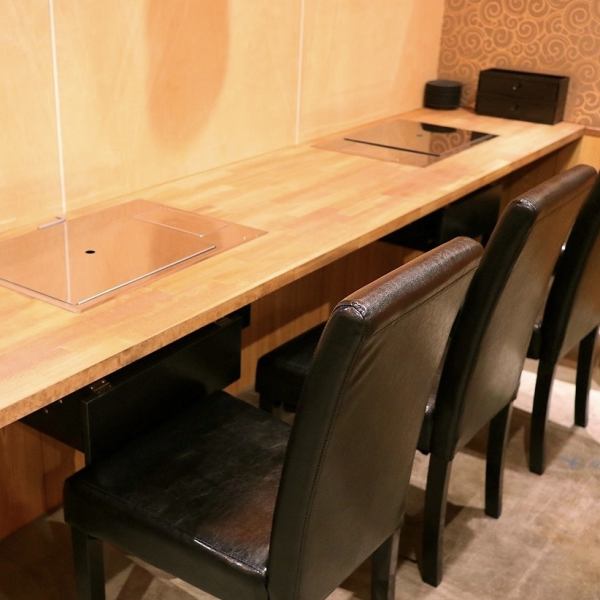 It is a counter seat that can be used by 2 people! It is also recommended to drink crispy and use it on a daily basis ♪ We will entertain customers in a calm shop.Please enjoy our proud meat while talking slowly on a date !!