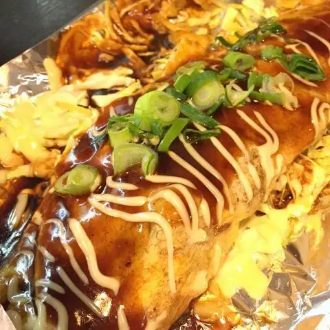 .当店一番おすすめ!とろ~り卵とジューシー豚肉の黄金コンビ「とんぺい焼き」
