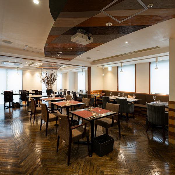 【最大30名様まで対応可能！】ご宴会のご利用にもどうぞ◎歓送迎会や女子会、忘年会など大人数のお集まりも大歓迎です。穏やかな雰囲気の店内は心が休まり癒される空間。大切な方のお誕生日や記念日のお祝いにもおすすめのコース料理をご用意しております。人数・ご予算などお気軽にお問い合わせください。