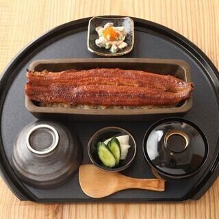 【名物一本うな重】＋選べる1ドリンク付♪　6440円→6200円(税込)