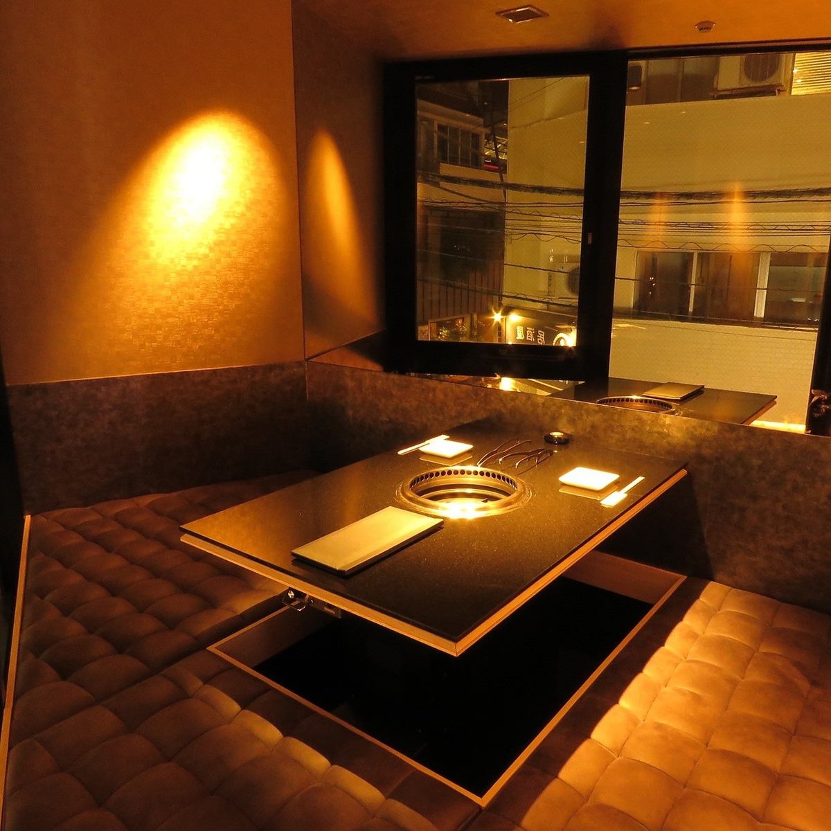 [Private room for 2] Enjoy a leisurely meal on the sofa seat with a sunken kotatsu table...