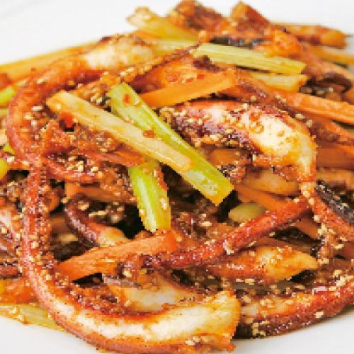 Stir-fried squid in cumin style