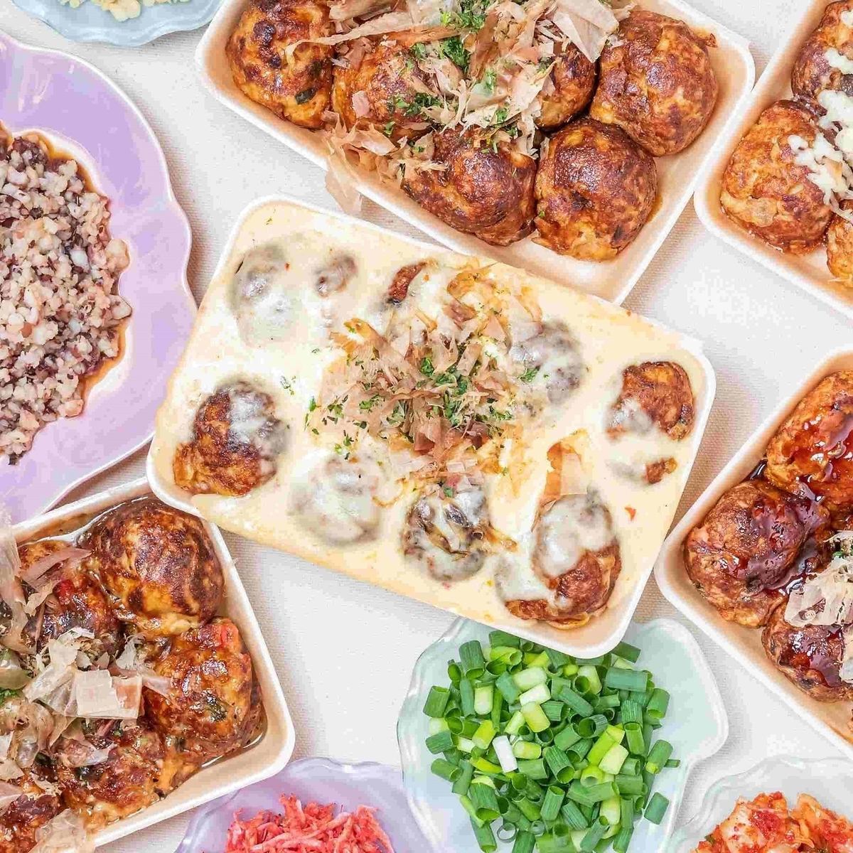 定番から変わり種まで、豊富なトッピングであなただけの一舟を見つけるたこ焼き専門店