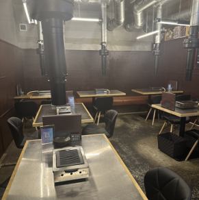 24～32名様で、お店の貸切利用も可能です。お電話や店頭でご予約承っております。ご予約の際にリクエストなどあればお伺いし、可能な限り対応させていただきますので、お気軽にお問い合わせください。