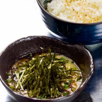 日本山药和磨碎的山药饭