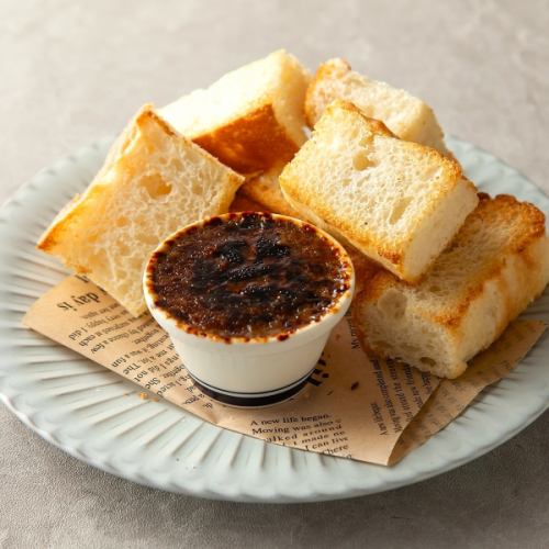 白レバーパテのキャラメリゼ　フォカッチャ付き