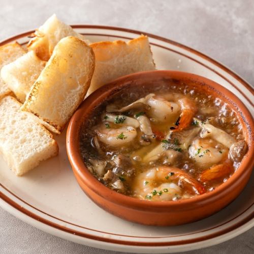 海老と木の子のアヒージョ