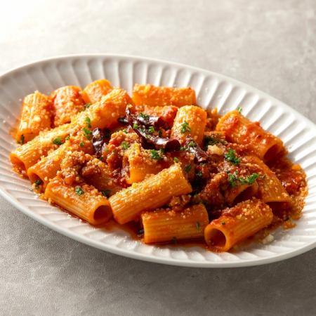サルシッチャの辛！アラビアータ　リガトーニ