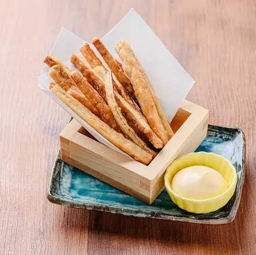 Homemade deep-fried burdock root