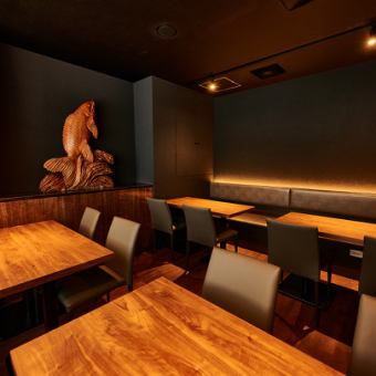 雰囲気抜群のお席で大切な方と素敵な時間をお過ごしください。和風であたたかな雰囲気の店内はデートにピッタリです◎