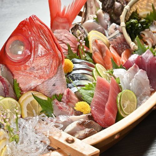 [Fresh fish purchased every morning is delicious!] We offer a variety of banquet courses with all-you-can-drink options.Completely private room for up to 50 people can be reserved ◎