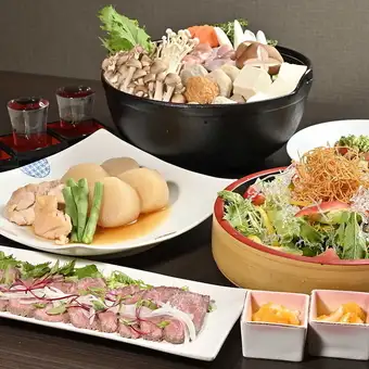 超值套裝：4000日圓暢飲2小時（含生啤酒）★ 含生牛肉片、鹽漬相撲火鍋等7道菜 [年末聚會的完美選擇]