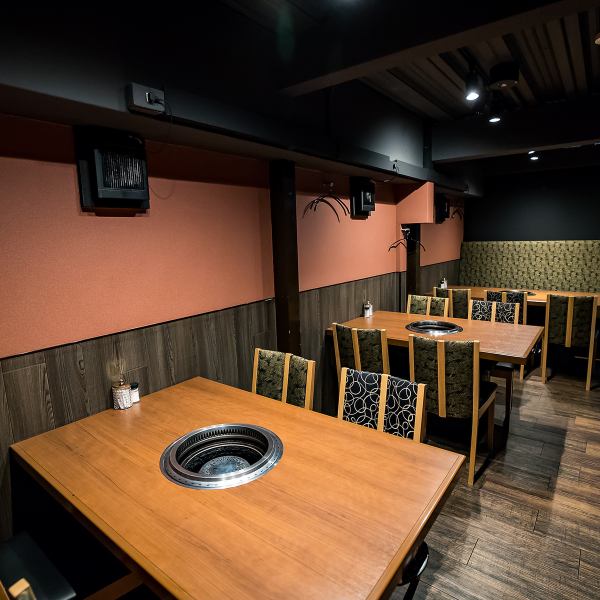 【3階建ての空間に地元を盛りあげていきたい思い】広々とした3階建ての構造で、オシャレな雰囲気をお楽しみいただけます。また、「地元を盛り上げていきたい」というお店の熱い思いが詰まった空間で、お客様の特別な時間を演出します。