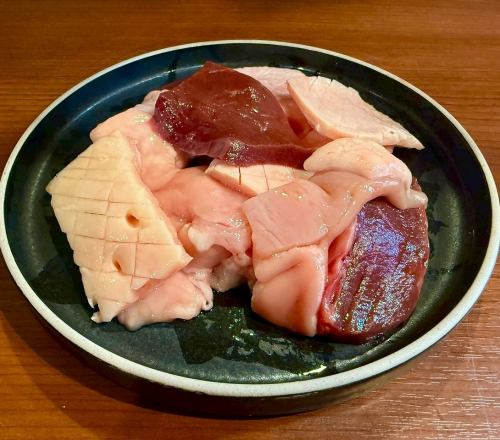 ホルモン盛り合わせ