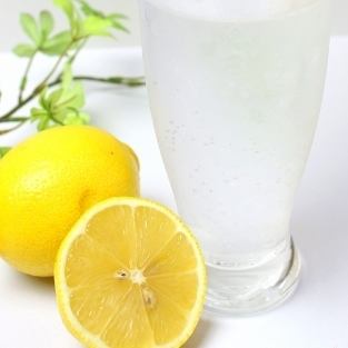Popular menu behind! • Homemade lemon sour